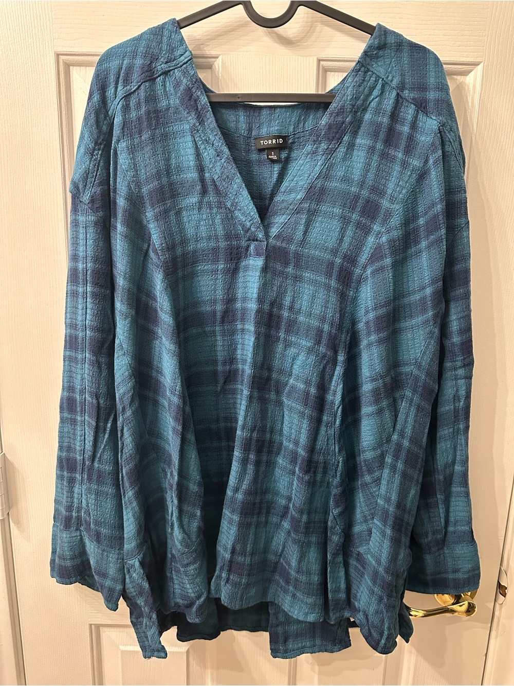 Torrid Top Long Sleeve Plaid Teal/Aqua Navy V-Neck Heavier Fabric 1X